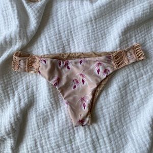 Acacia Tanzania bottom in Island Orchid